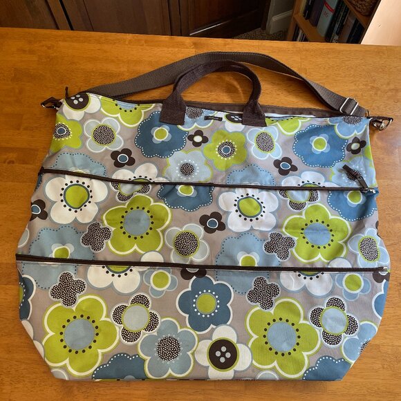 thirty-one Handbags - NWOT Large Thirty-One tote bag